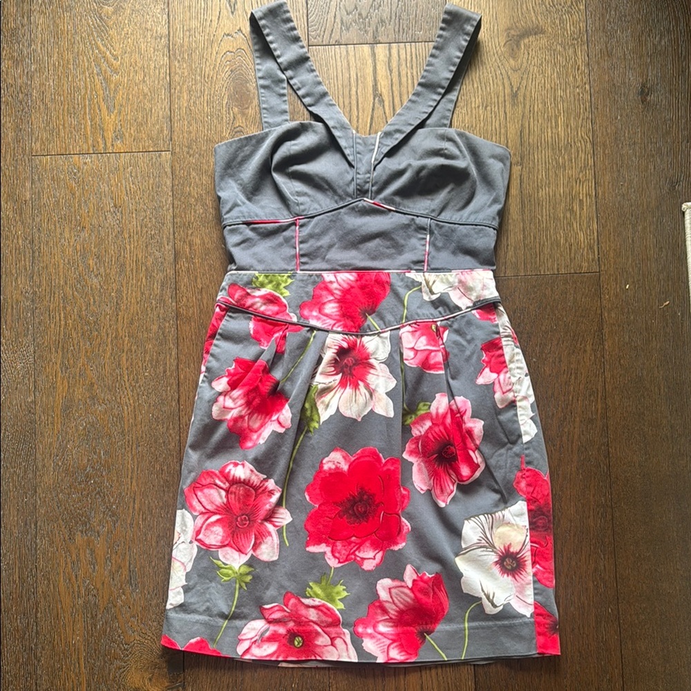 Chic Floral Gray and Red Mini Dress